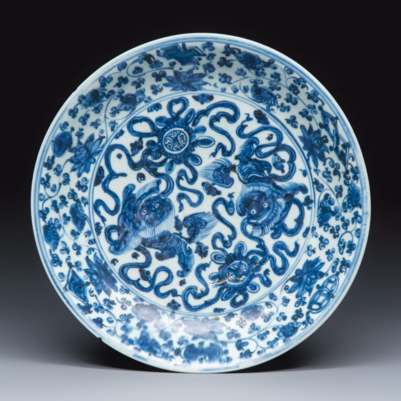 A Chinese blue and white 'Buddhist Lions' dish