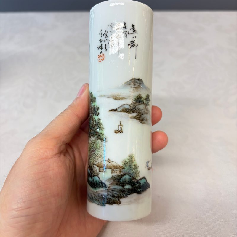 A Chinese famille rose vase and a qianjiang cai incense stick holder - 图19