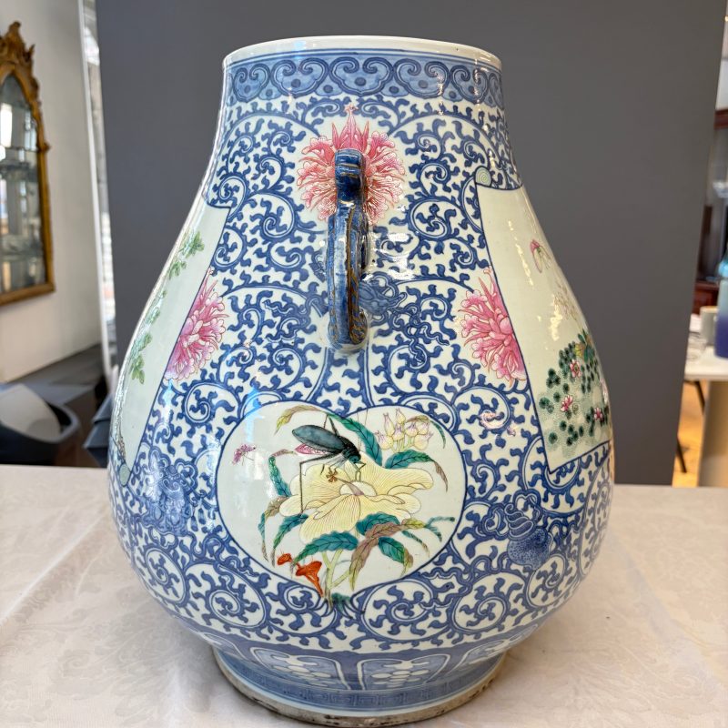 A large Chinese famille rose 'Hu' vase with birds and butterflies - 图18