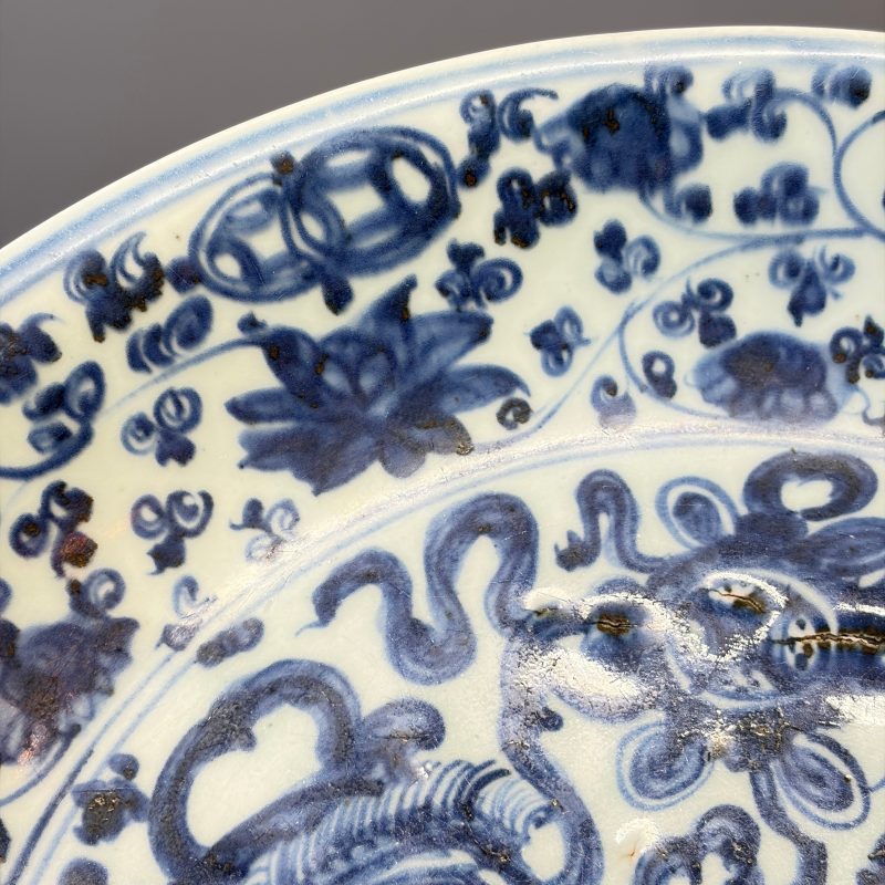 A Chinese blue and white 'Buddhist Lions' dish - 图4
