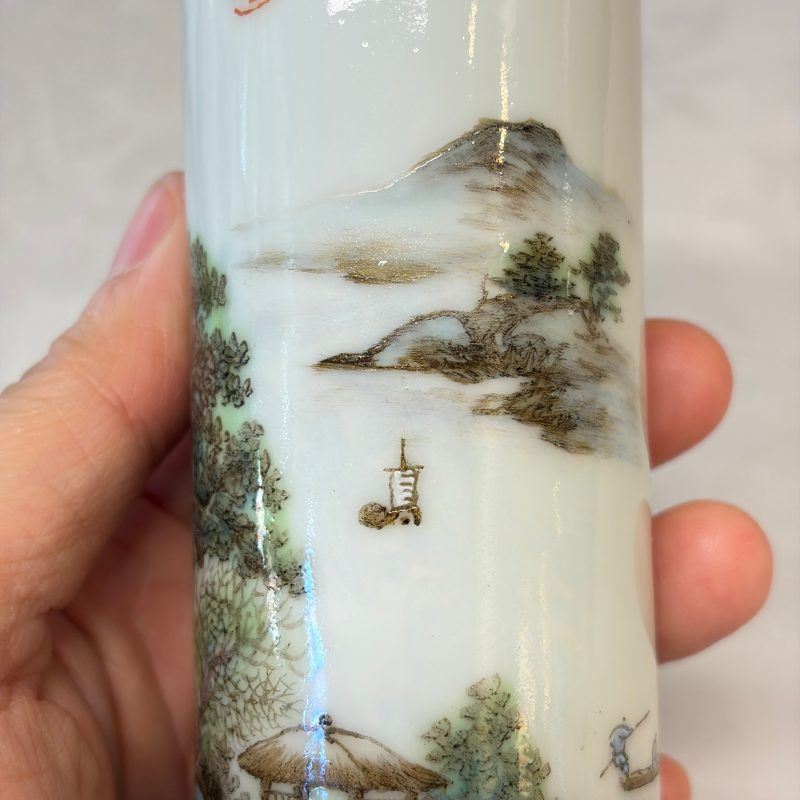 A Chinese famille rose vase and a qianjiang cai incense stick holder - 图21