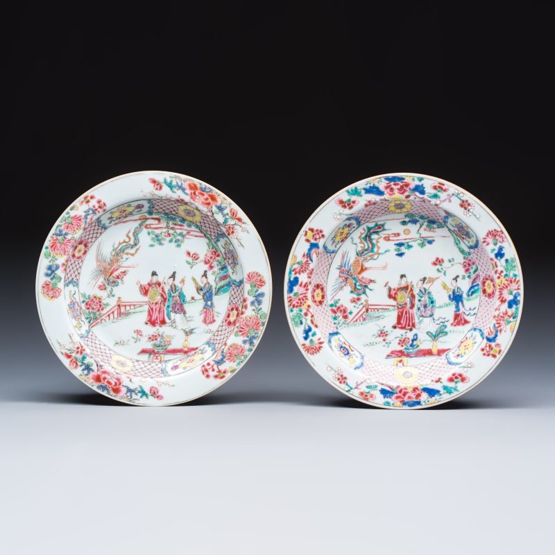 吹蕭引鳳 | A pair of Chinese famille rose 'Chui Xiao Yin Feng 吹蕭引鳳' plates