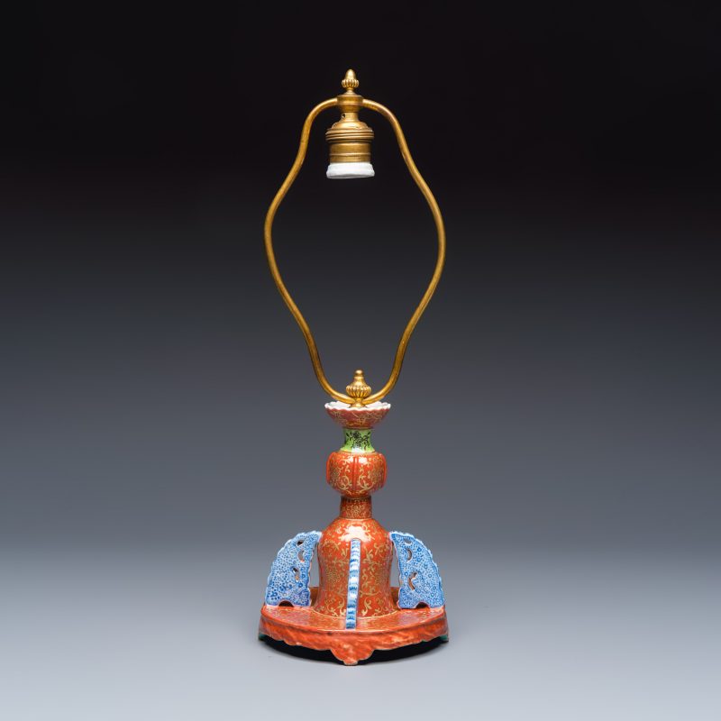 A Chinese famille rose stand, later mounted as lamp - 图1