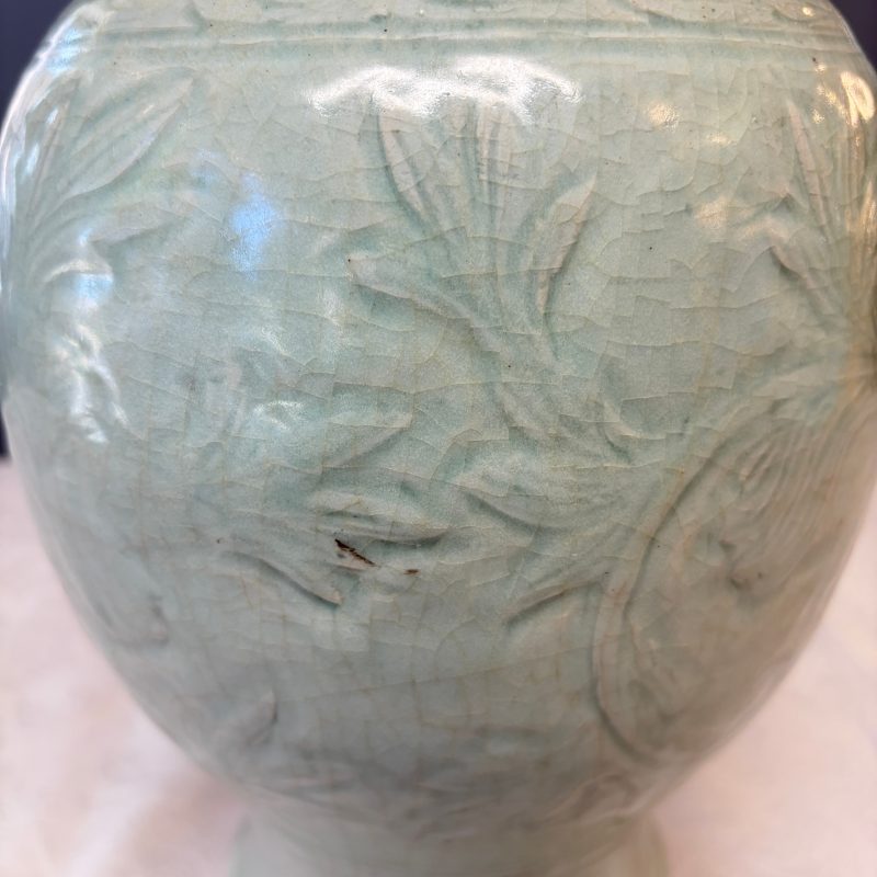 A Chinese Longquan celadon-glazed incised 'Peony' yenyen vase - 图16