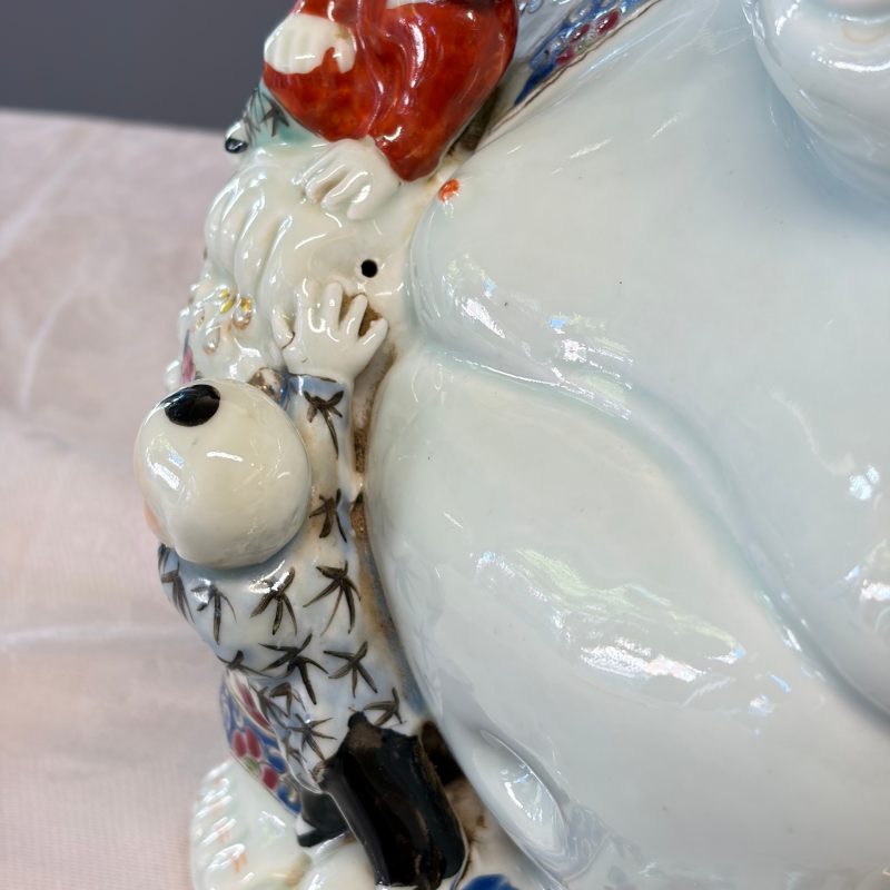 A Chinese famille rose Milefo Buddha with playing boys - 图19