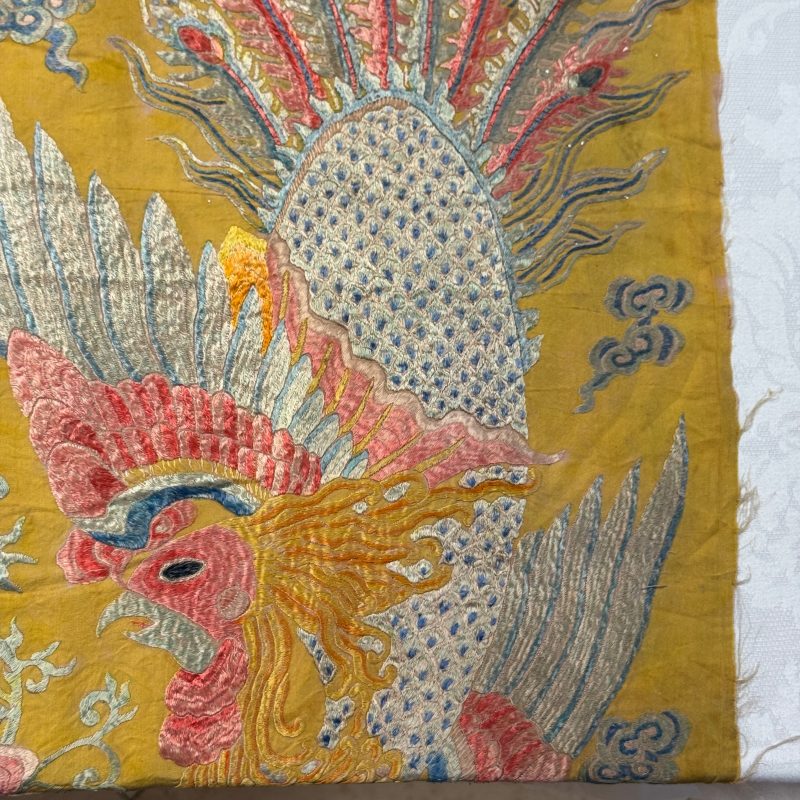 A pair of Chinese yellow-ground embroidered 'Dragons' and 'Phoenixes' panels - 图22