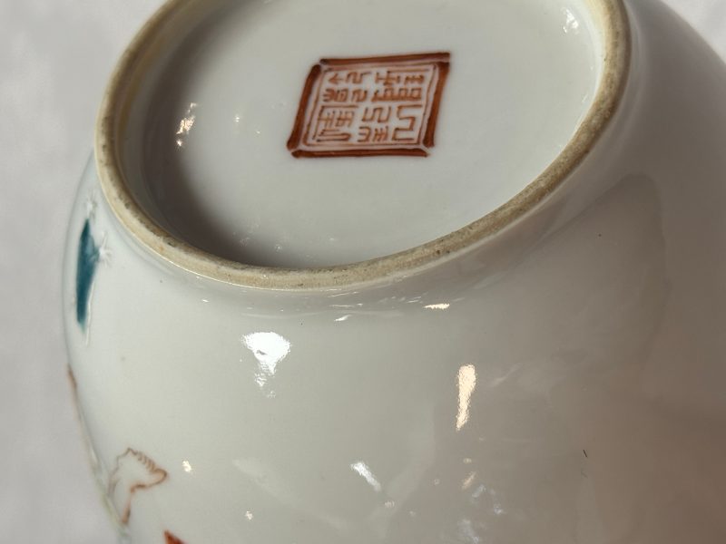 A Chinese famille rose 'Hehe Erxian' and 'Liu Hai' vase - 图16