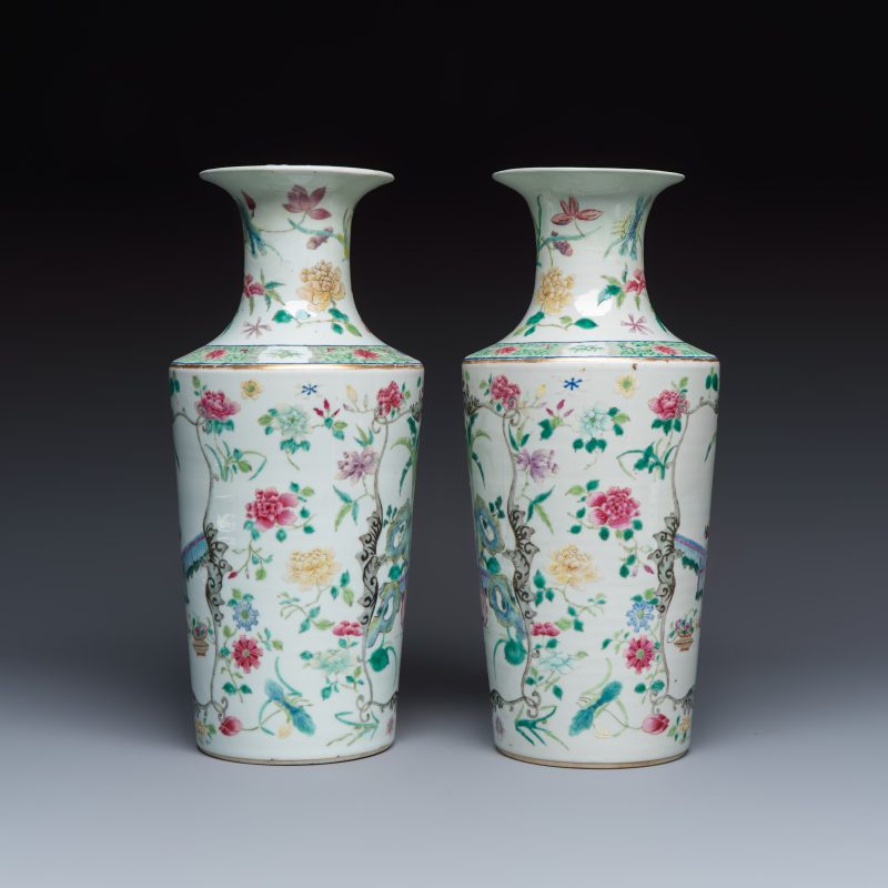 A pair of Chinese famille rose 'Court Lady in a Garden Setting' vases - 图3