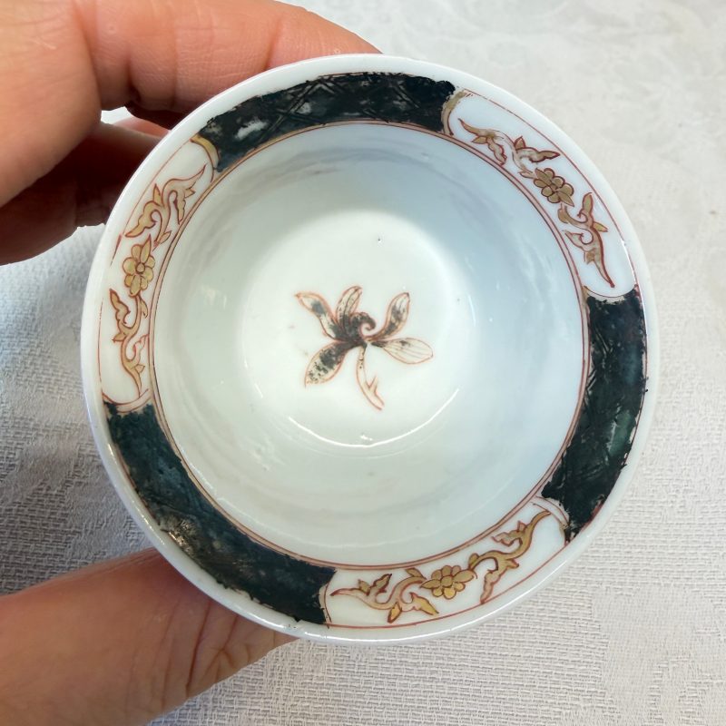 A set of six Chinese silver and gilt-decorated 'Pheasants Among Flowering Branches' tea bowls and saucers - 图17