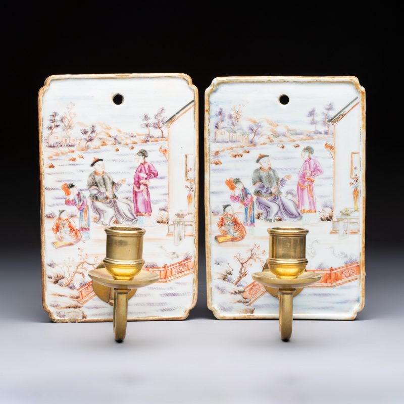 A pair of Chinese Canton famille rose 'Mandarin Subject' wall sconces - 图2