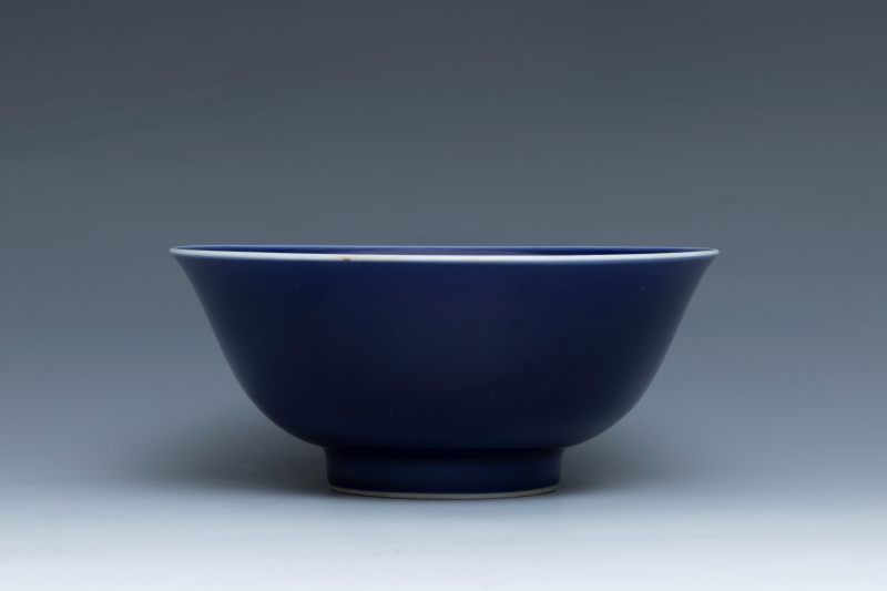 A blue-glazed bowl, Qianlong mark and of the period (1736-1795) - 图2