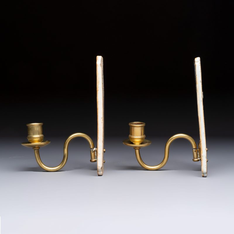 A pair of Chinese Canton famille rose 'Mandarin Subject' wall sconces - 图3