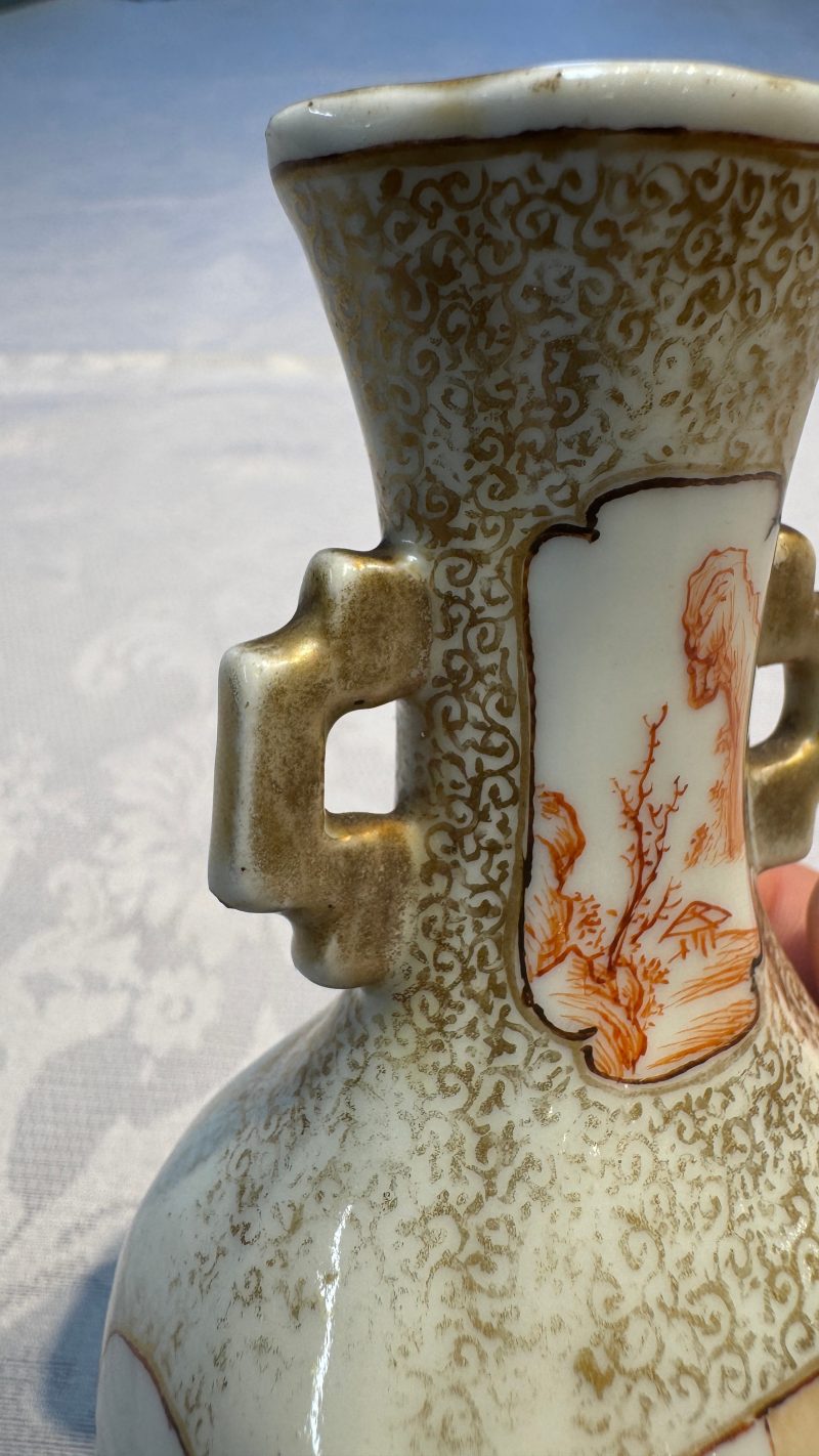 A Chinese Canton famille rose gilt-decorated vase with figural design - 图8