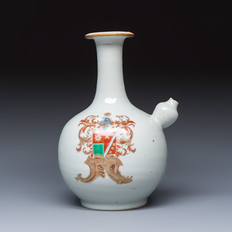 A very rare Chinese famille rose armorial kendi with the arms of De Heere for the Dutch market - 图3