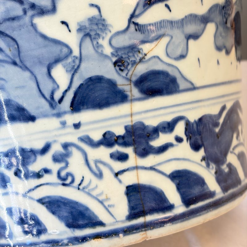 A Chinese blue and white vessel with geese in a landscape - 图19