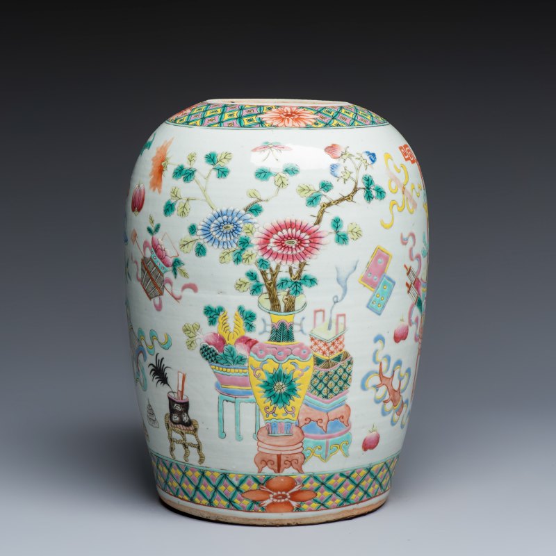 A Chinese famille rose 'Antiquities' vase and a jar - 图2