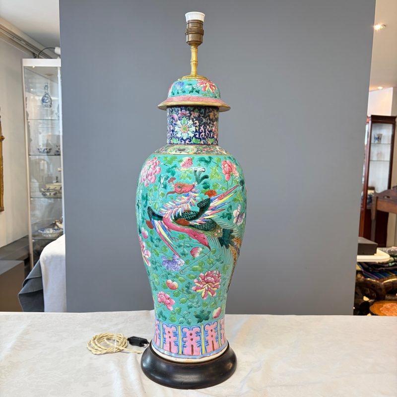 Three Chinese famille rose vases for the Straits or Peranakan market, one mounted as a lamp - 图48