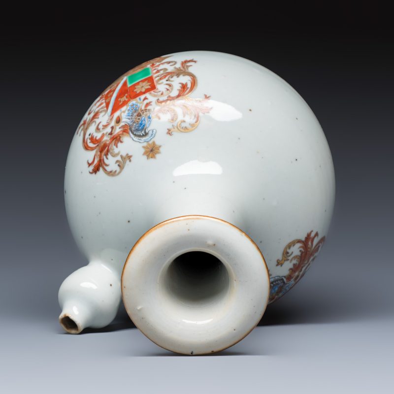 A very rare Chinese famille rose armorial kendi with the arms of De Heere for the Dutch market - 图6