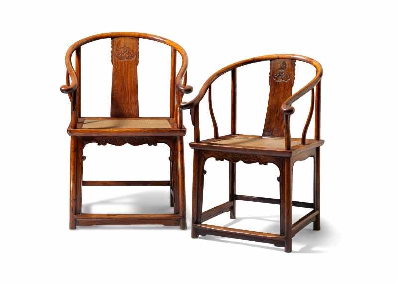 A pair of huanghuali horseshoe-back armchairs, Quanyi - 图1