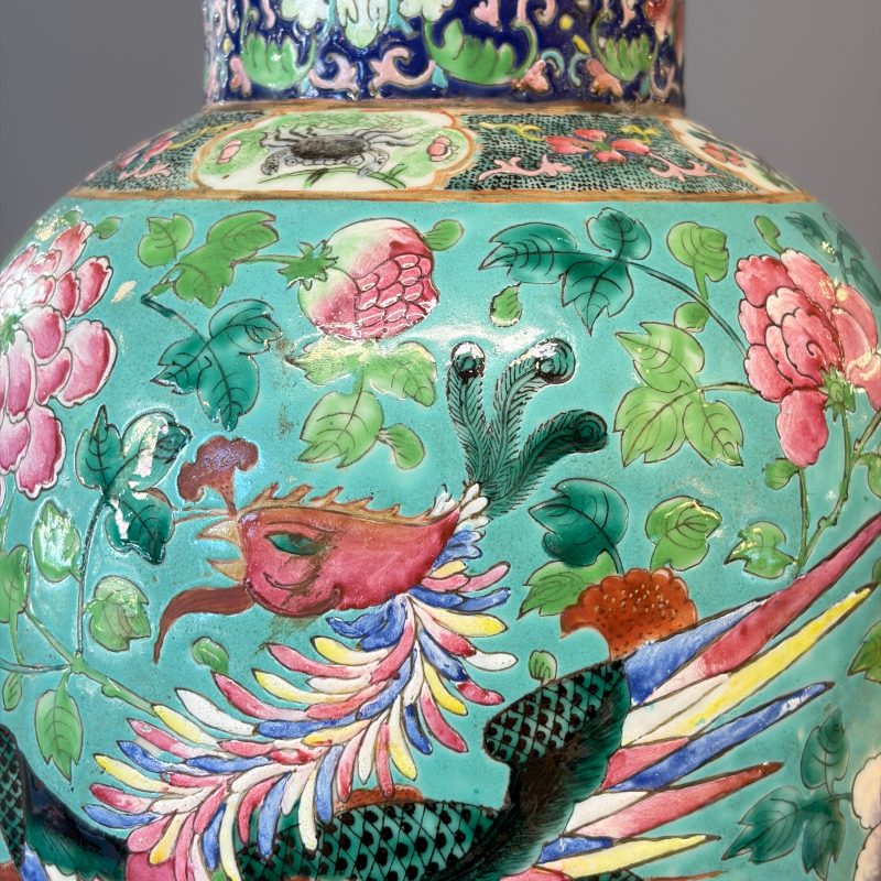 Three Chinese famille rose vases for the Straits or Peranakan market, one mounted as a lamp - 图51