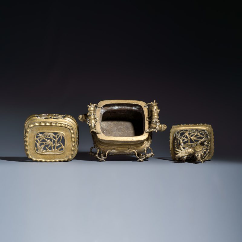 A Vietnamese bronze covered censer and stand - 图6