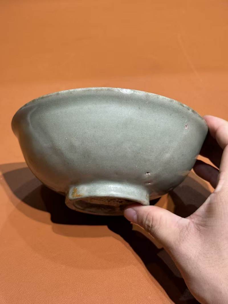明 龙泉窑暗刻花卉纹碗 - 图5