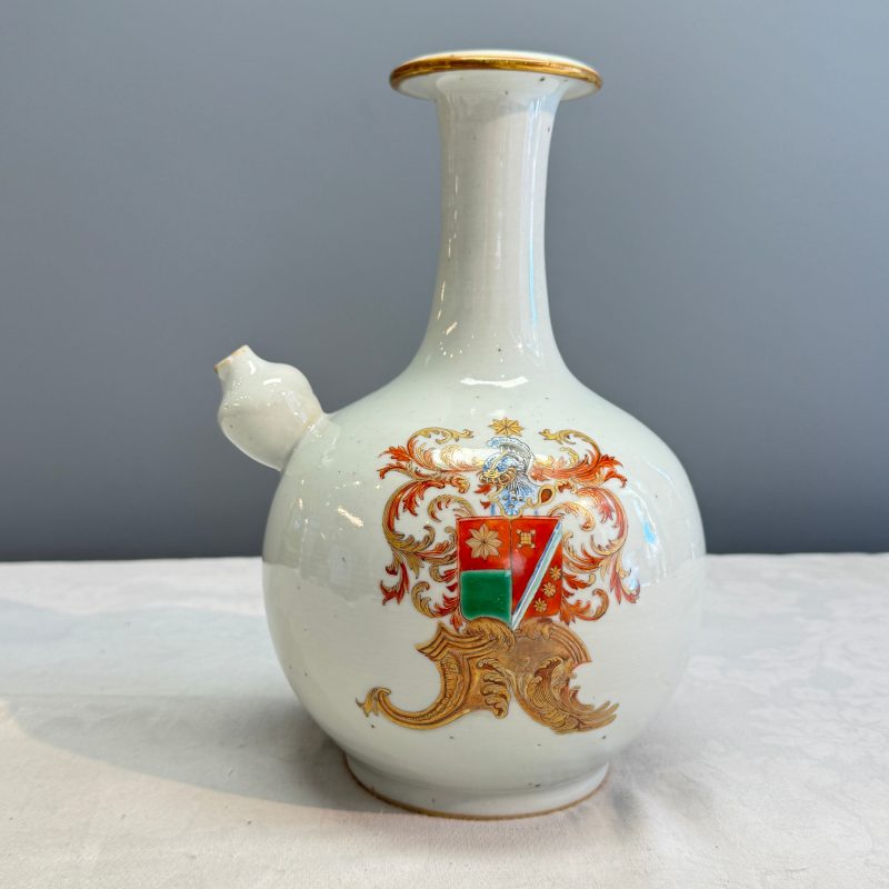 A very rare Chinese famille rose armorial kendi with the arms of De Heere for the Dutch market - 图8