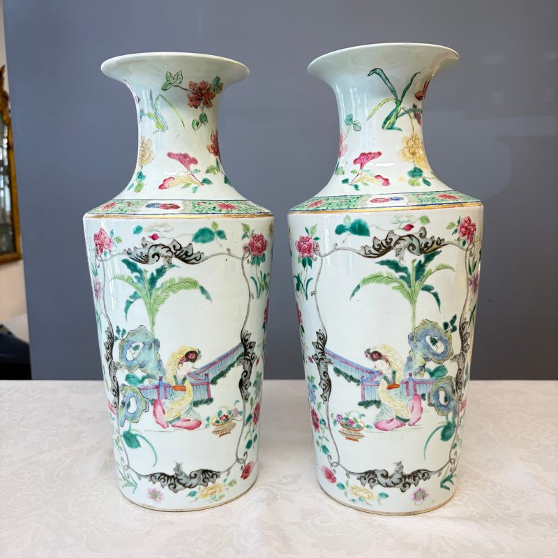 A pair of Chinese famille rose 'Court Lady in a Garden Setting' vases - 图8