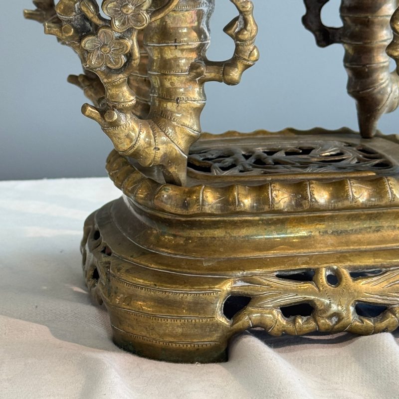 A Vietnamese bronze covered censer and stand - 图9