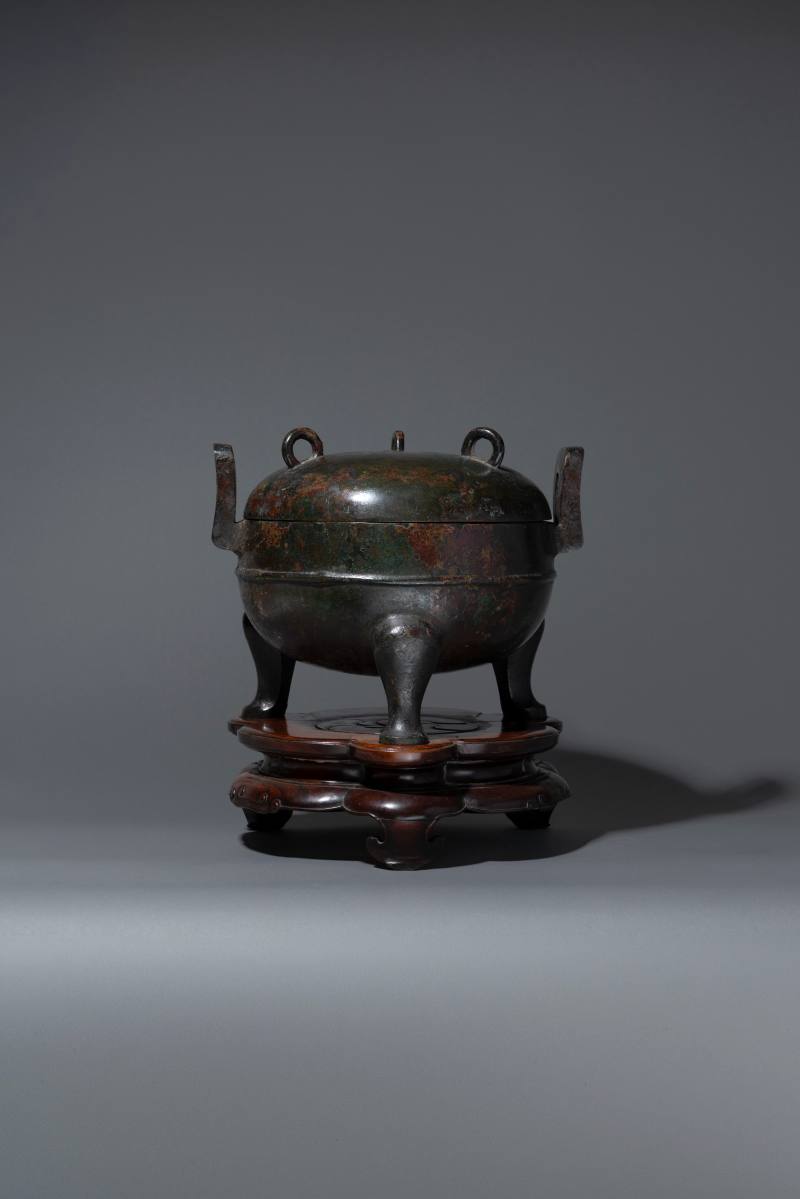 A large bronze ritual cauldron with cover, Ding - 图2