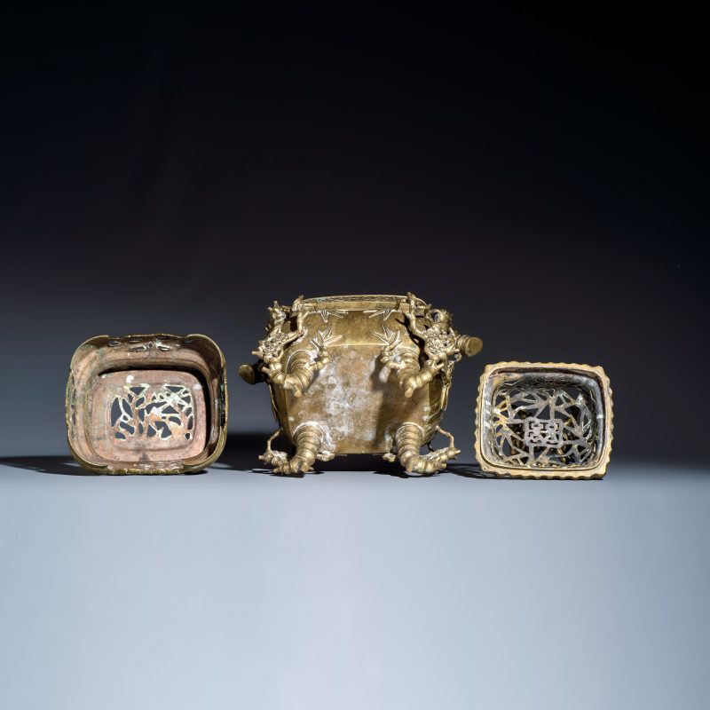 A Vietnamese bronze covered censer and stand - 图7