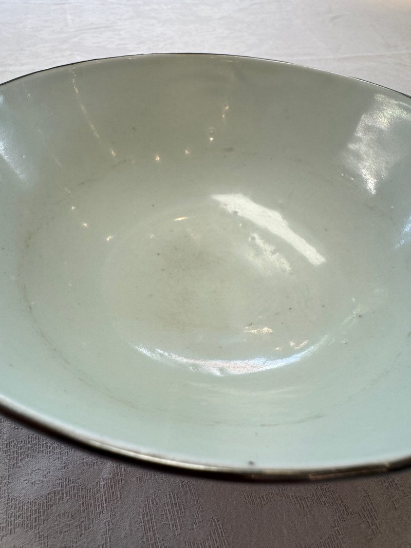 A Chinese blue and white 'Bleu de Hue' bowl with mandarin ducks in a lotus pond and a poem - 图13
