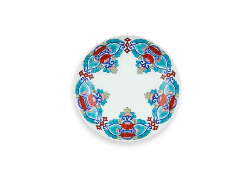 A porcelain dish, Nabeshima ware, Hizen, Edo period, late 17th – early 18th century |  色絵唐花文皿　肥前　鍋島藩窯　江戸時代中期　17世紀後半～18世紀前半