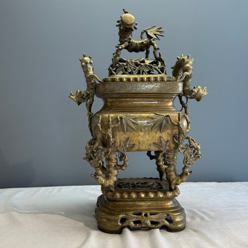A Vietnamese bronze covered censer and stand - 图8