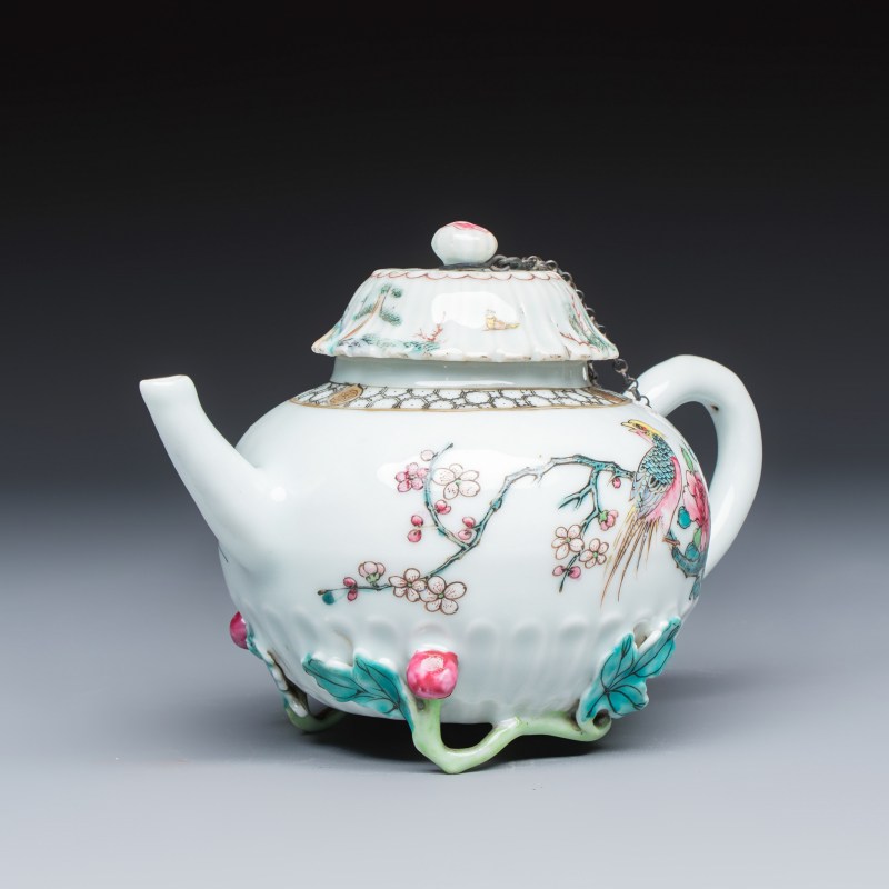 A Chinese famille rose 'Pheasant among Flowering Branches' teapot and cover with relief design - 图5