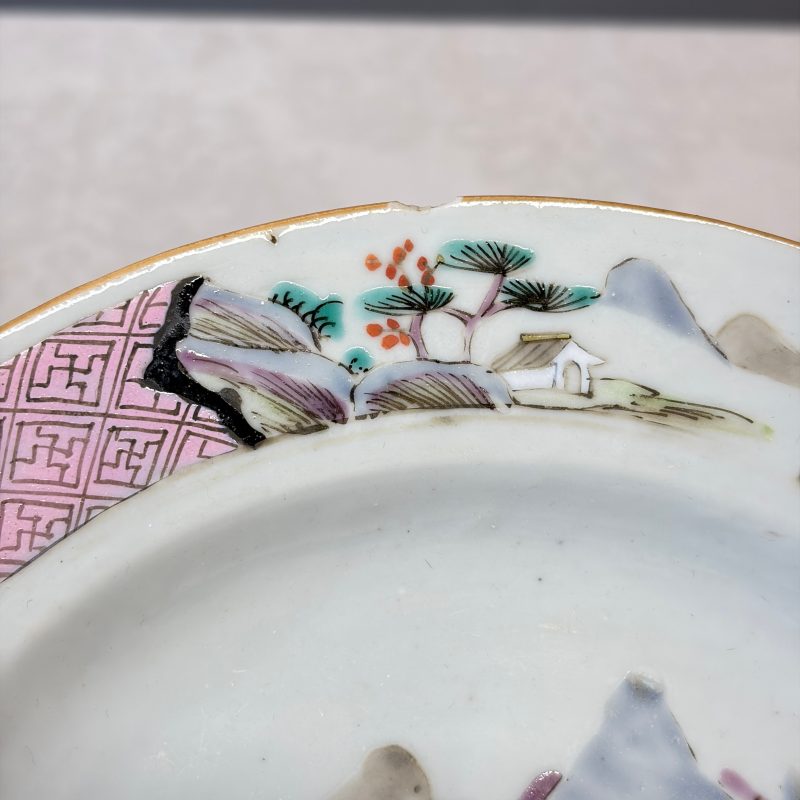 A collection of 13 Chinese famille rose 'Landscape' plates and dishes - 图29
