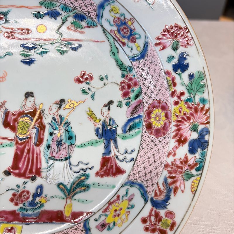 吹蕭引鳳 | A pair of Chinese famille rose 'Chui Xiao Yin Feng 吹蕭引鳳' plates - 图9