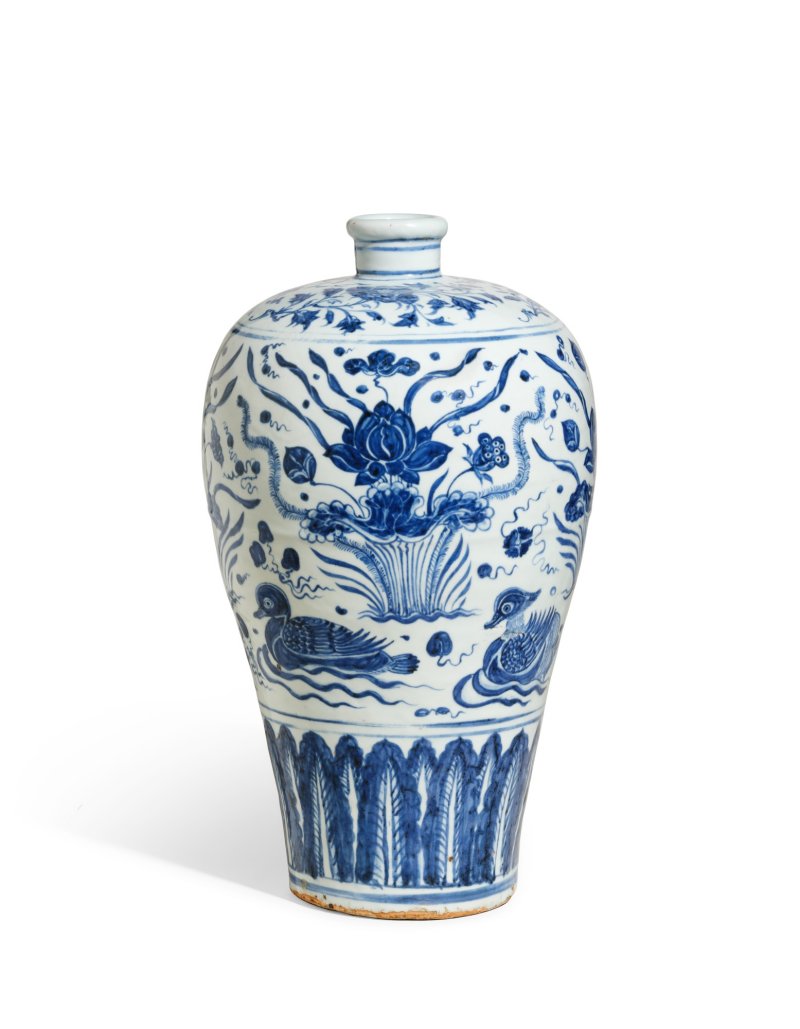 A blue and white 'lotus pond' vase, meiping, Ming dynasty, 15th century | 明十五世紀　青花蓮池水禽圖梅瓶