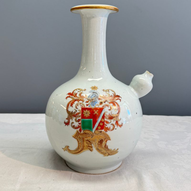 A very rare Chinese famille rose armorial kendi with the arms of De Heere for the Dutch market - 图12