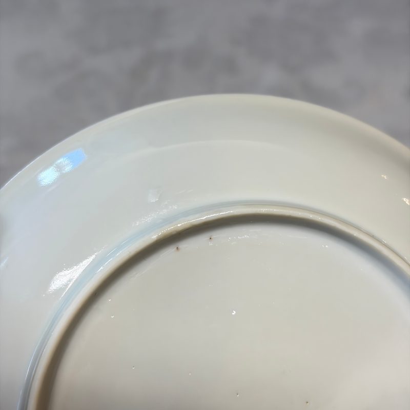 Three sets of Chinese export famille rose and grisaille 'European Subject' tea bowls and saucers - 图20