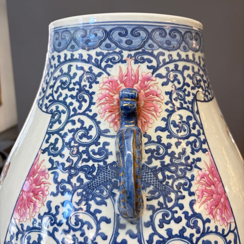 A large Chinese famille rose 'Hu' vase with birds and butterflies - 图30