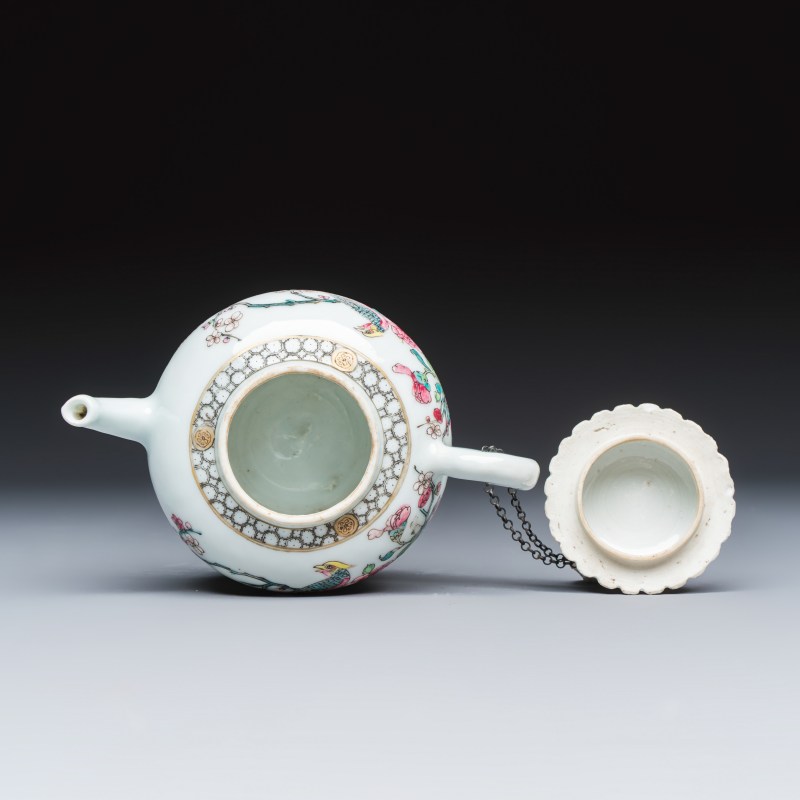 A Chinese famille rose 'Pheasant among Flowering Branches' teapot and cover with relief design - 图6