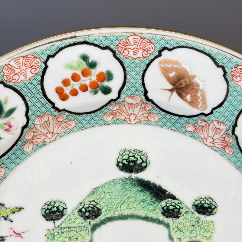 A Chinese famille rose 'arbour' plate after a design by Cornelis Pronk - 图7