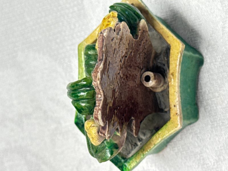 Three Chinese famille verte sancai biscuit 'Jardinière' incense stick holders - 图22