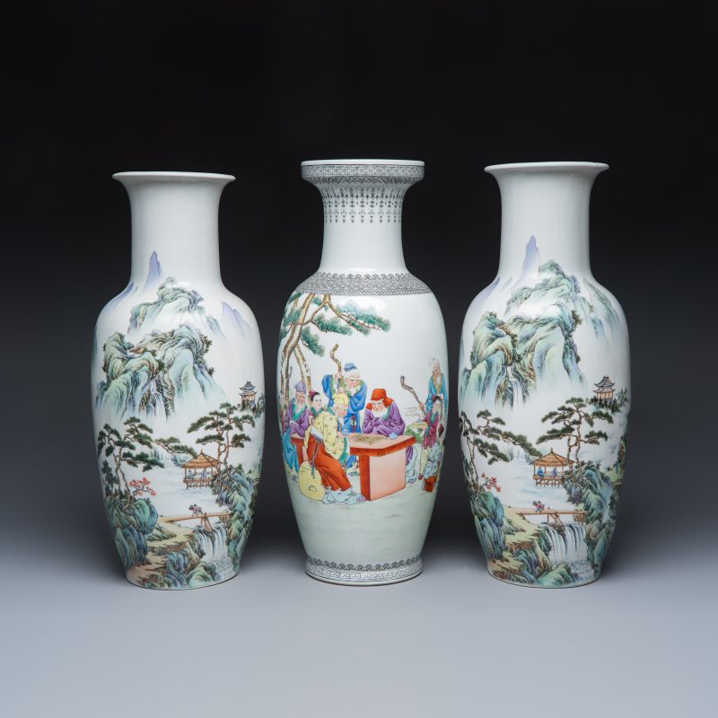 A pair of Chinese famille rose 'Landscape' vases and an 'Immortals' vase - 图2