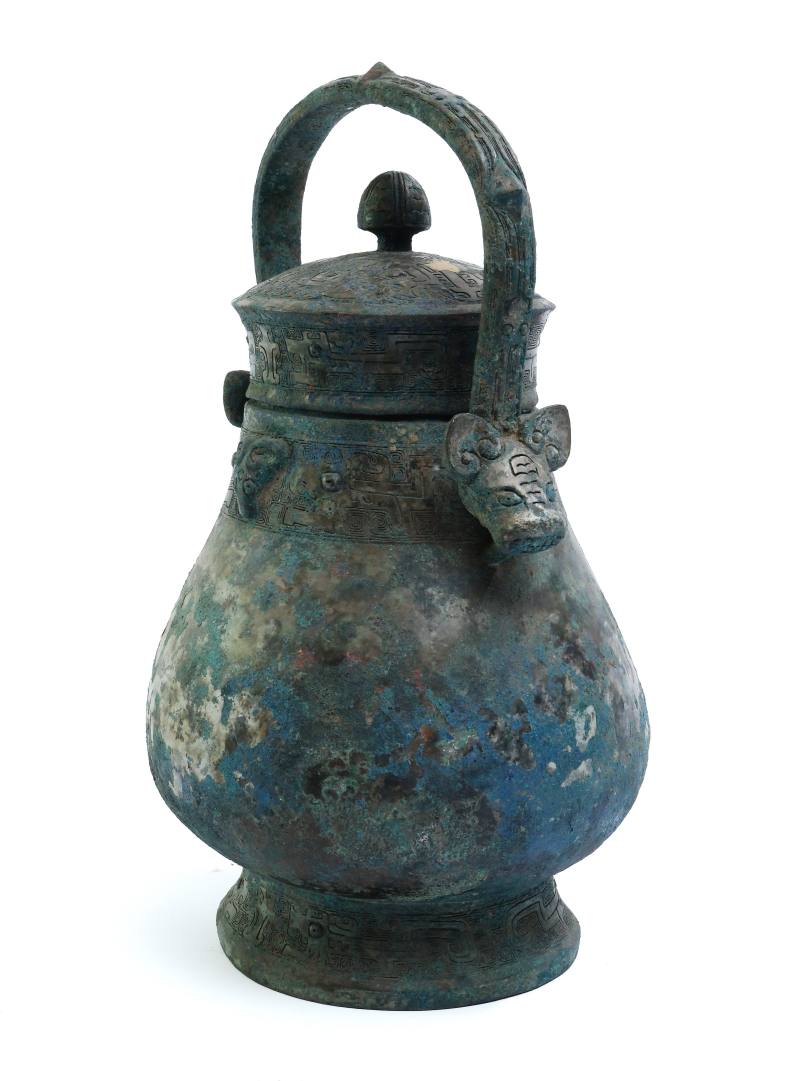 An archaic inscribed bronze wine vessel and cover, You - 图4