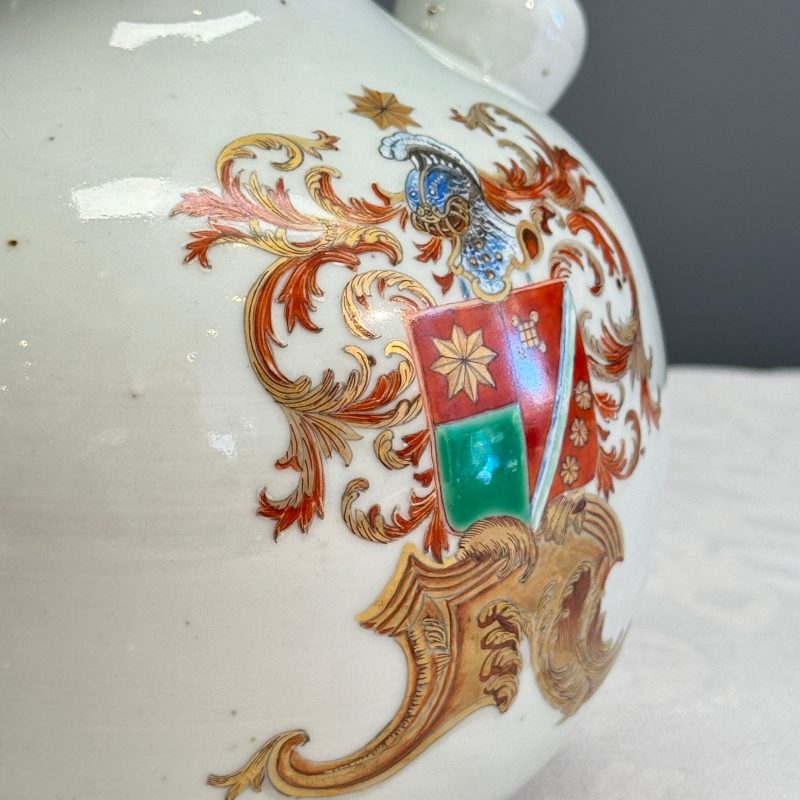 A very rare Chinese famille rose armorial kendi with the arms of De Heere for the Dutch market - 图13