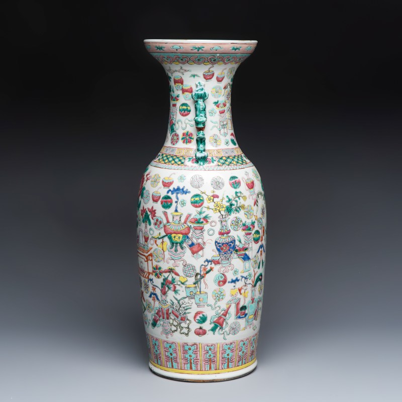 A Chinese famille rose 'Antiquities' vase and a jar - 图9
