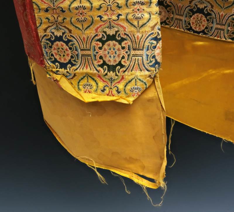 A pair of silk brocade ‘Dragon’ throne back cushion covers - 图13