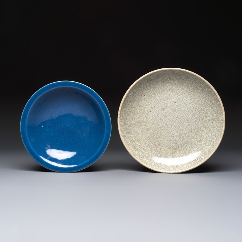 A Chinese blue-glazed shallow bowl and a ge-type dish - 图2
